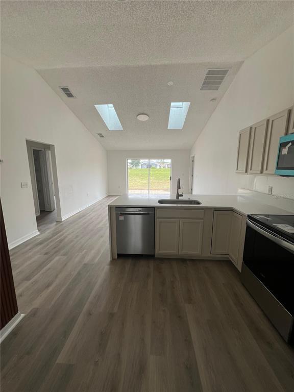 Building Photo - 470 Windrush Dr
