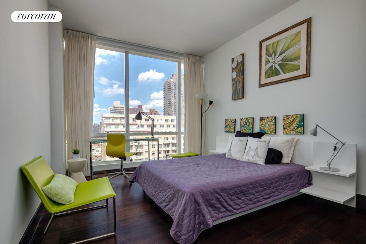 Building Photo - 151 E 85th St