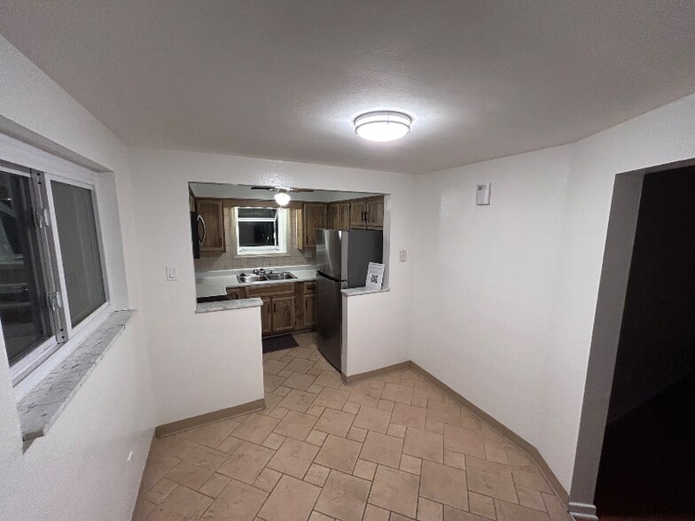 Building Photo - 1425 Willoughby St