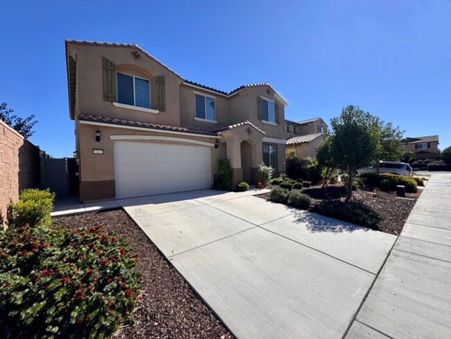 Building Photo - Welcome to this stunning two-story home located in the desirable Spencers Crossing community of M...