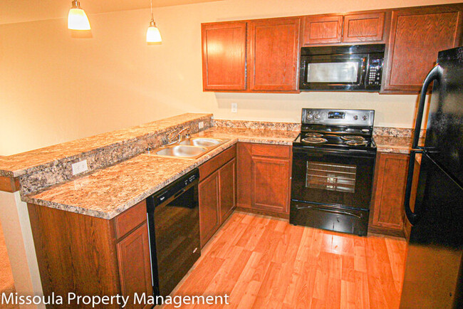 Building Photo - 555 S Catlin St
