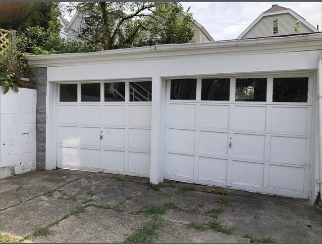 Building Photo - 45 Sycamore St