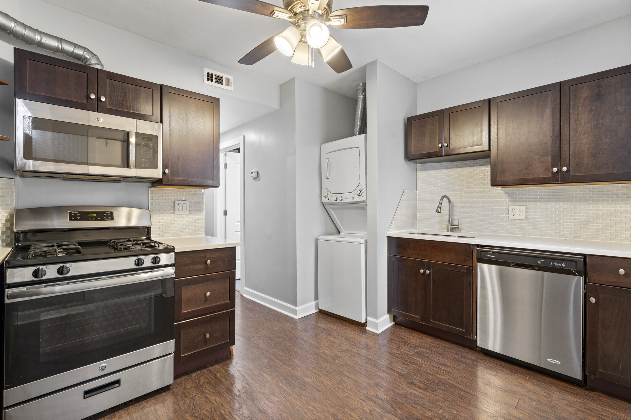 Building Photo - 2619 W Hirsch St