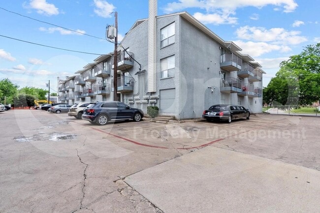 Building Photo - 4502 Gaston Ave