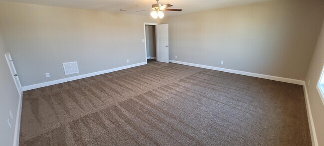 Building Photo - 1098 Whitney Dr