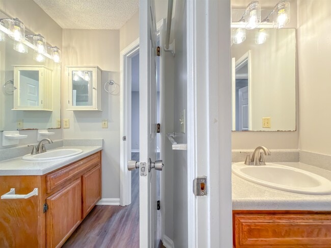 Building Photo - 1556 Twin Lakes Cir