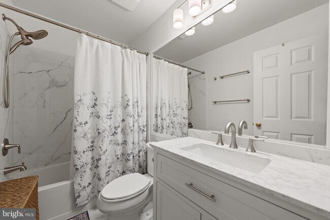 Building Photo - 1122 Cypress Tree Pl