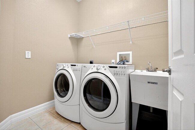 Building Photo - 1374 Lexington Ave