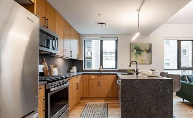 Building Photo - 132 Glenville Ave