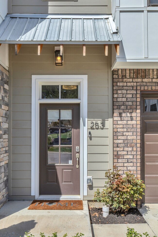 Building Photo - 253 Stonecrest Cir