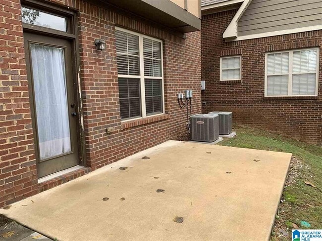 Building Photo - 608 Flag Cir