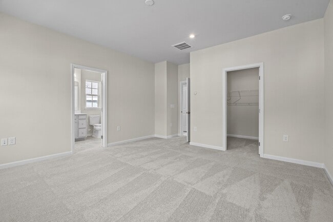 Building Photo - 1509 Newpoint Dr
