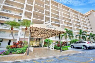 Building Photo - 2671 S Course Dr
