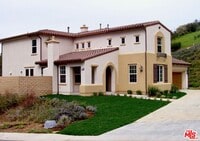 Building Photo - 1952 Hazel Nut Ct