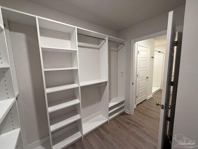 Building Photo - 6352 Burrow Ln