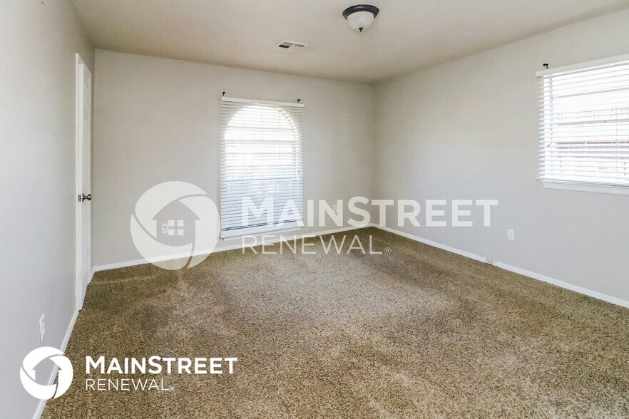 Building Photo - 828 SE 9th St