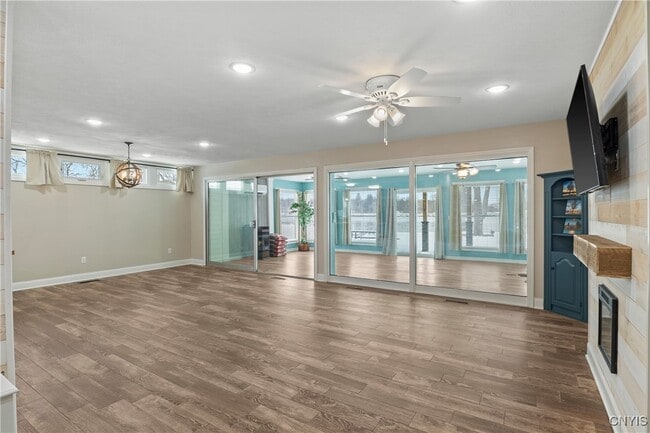 Building Photo - 13 E Edgewater Dr