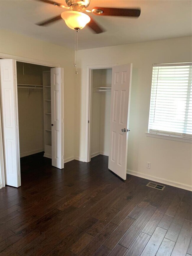 Building Photo - 8811 Dawnridge Cir
