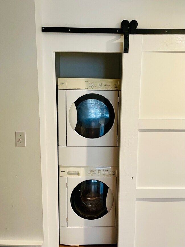 Building Photo - 122 Winners Cir