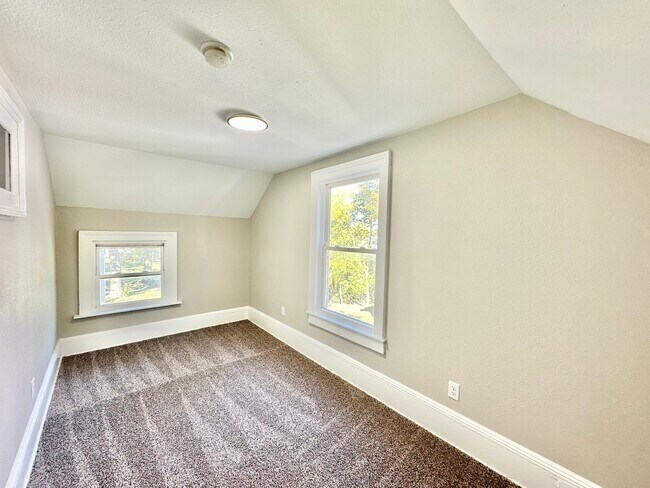 Building Photo - 1505 24th St