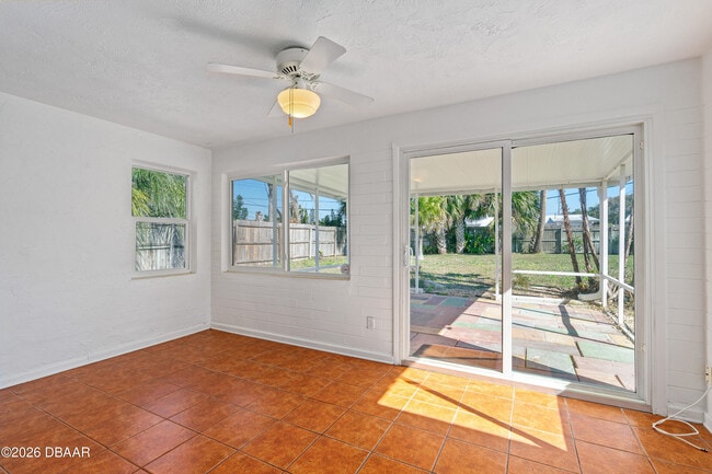 Building Photo - 152 Longwood Dr