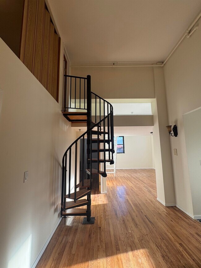 Building Photo - 80 Park Ave