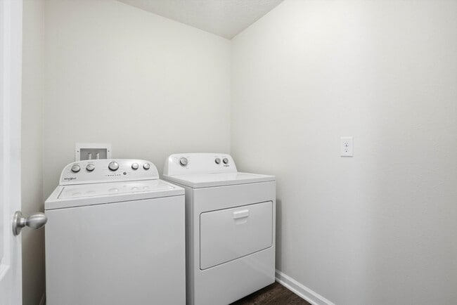 Building Photo - 7862 Meadow Walk Ln