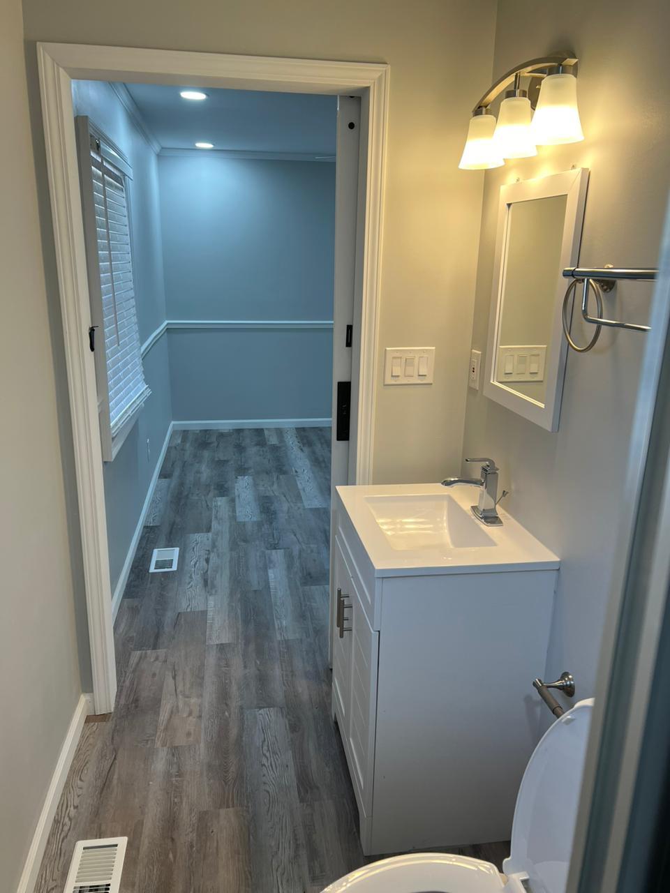Master Bath - 207 Herbert St