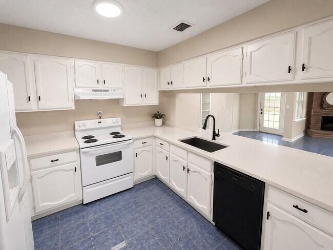 Building Photo - 13022 Bacard Ln
