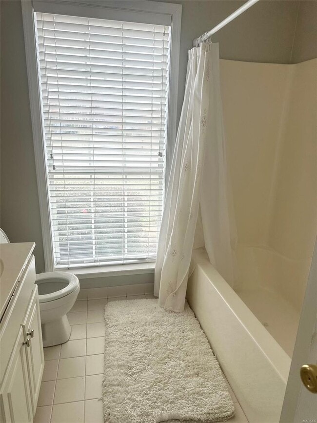 Building Photo - Halcyon Summit Rental