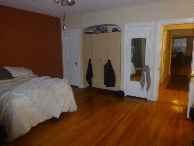 Building Photo - 1559 Beacon St