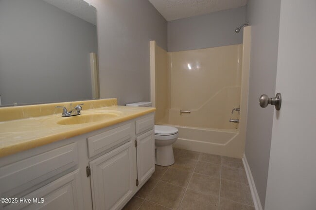 Building Photo - 307 Stillwood Dr