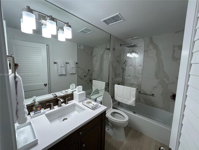 Building Photo - 700 Biltmore Way