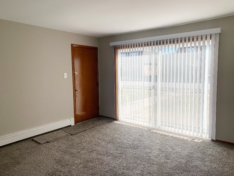 Building Photo - 9720 Ravinia Ct