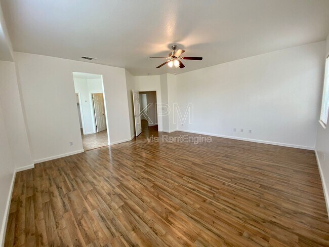 Building Photo - 10814 Peony Pl Dr