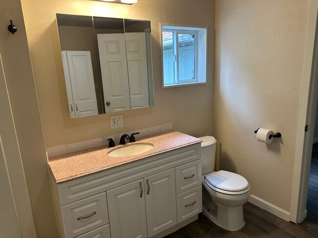 Building Photo - Charming 3 bed 1 bath house in a great a n...