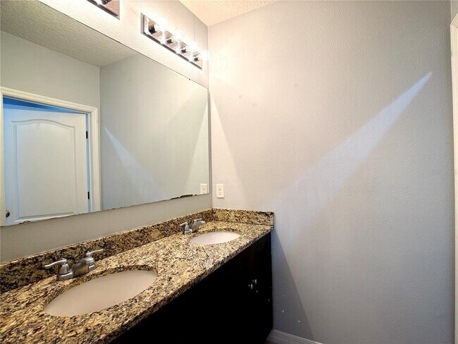 Building Photo - 389 Tanglewood Dr