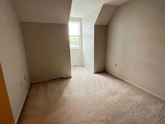 Building Photo - Spacious 3 Bed 2 Bath Townhouse In Lititz