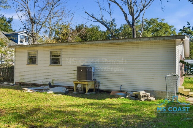 Building Photo - 3007 Meteor St