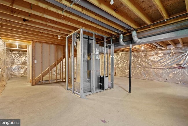 Building Photo - 2230 Community Dr