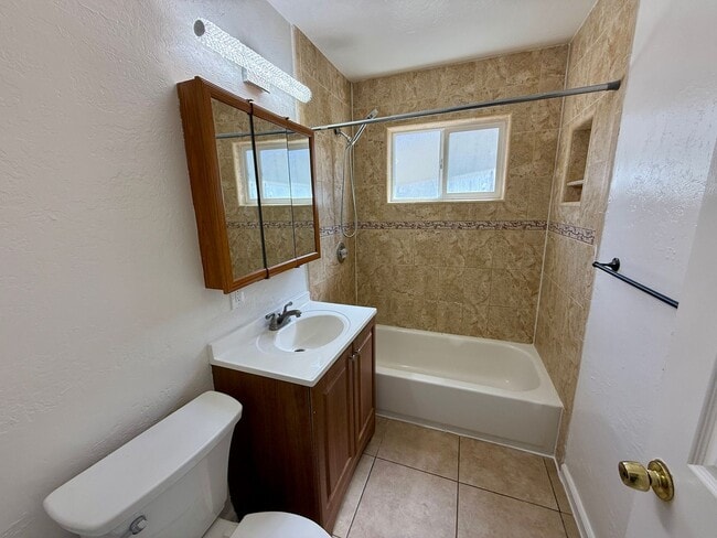 Building Photo - 1805 Bradford Way