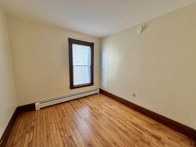 Building Photo - 66 Center St