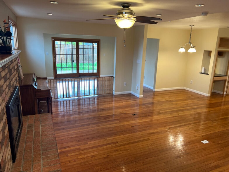 Building Photo - 451 Dale Rd