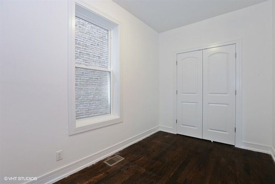 Building Photo - 3033 W Walnut St
