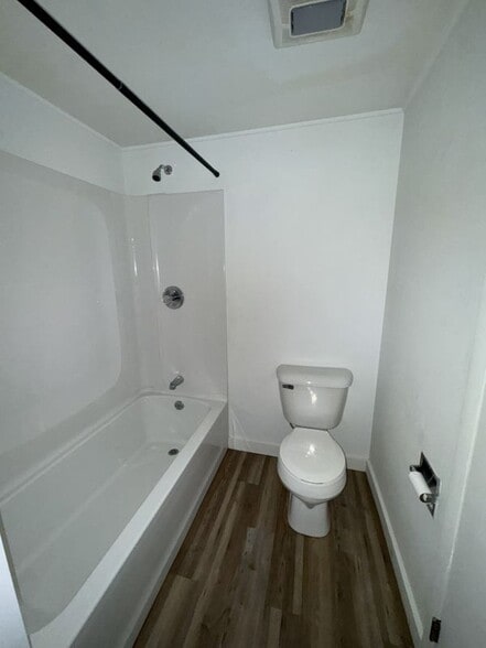 Building Photo - 219 N Main St