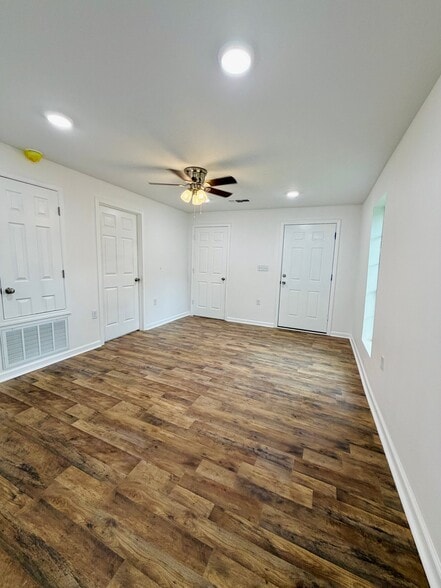 Building Photo - 1712 Plant St