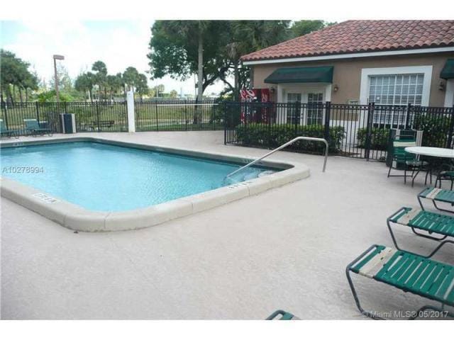 Building Photo - 1141 Lake Victoria Dr