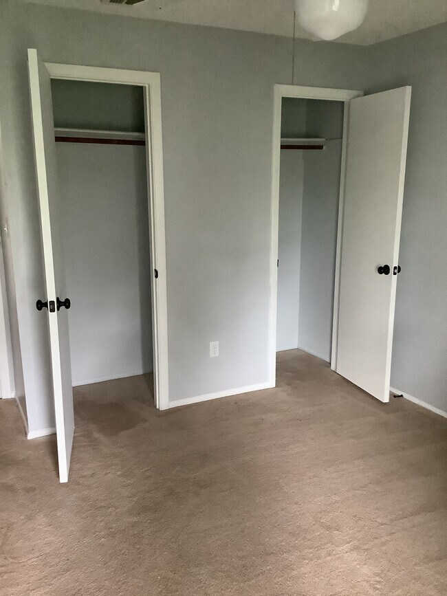 Guest bed rear - 1127 Shaffer Trl