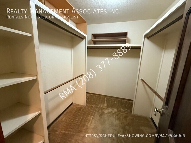 Building Photo - 4600 Savannah Ln