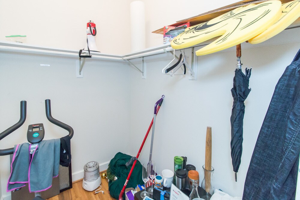 Building Photo - 927 W Sunnyside Ave